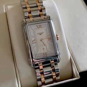 LONGINES DOLCEVITA - L5.512.5.75.7
Quartz Watch ~ Stainless Steel with Rose Gold